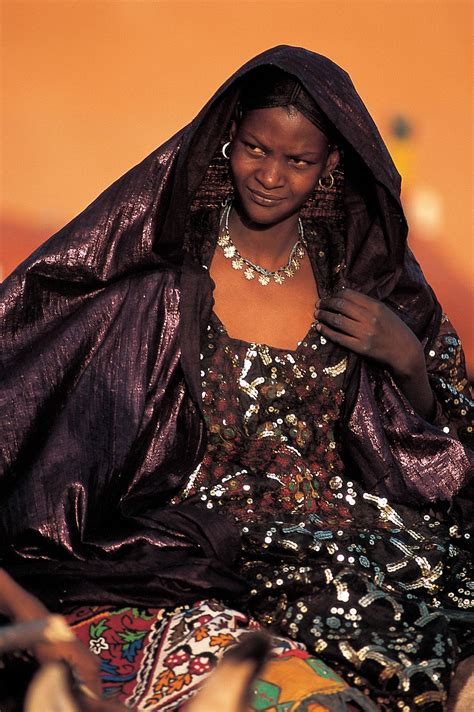 Targui Tuareg Woman Dressed In Festival Tuareg Woman Traditional Outfits Burning Man Outfits