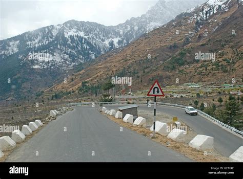 Beautiful Himalayan Road Of Manali To Leh Towards Rohtang Pass Manali