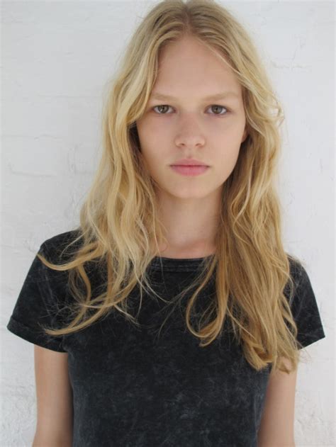 Top Newcomers Ss14 Anna Ewers Of The Minute