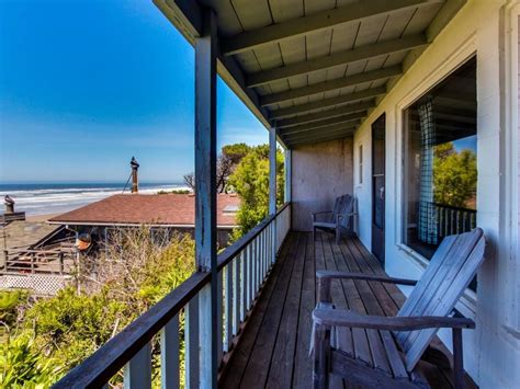 Jones and jeff schons have carefully built the nestucca ridge family of companies into a collection of. 12 Awesome Oregon Coast Vacation Rentals For Less Than ...