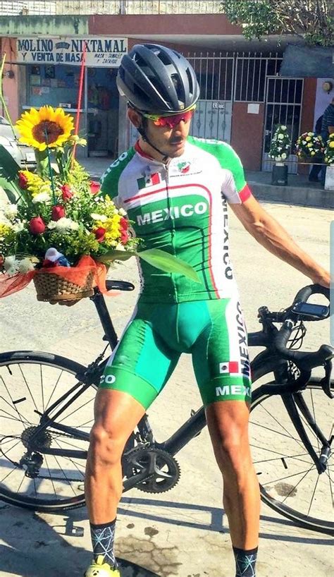 Pin By Jo Bull On Cyclist Bulge 2 Cycling Attire Cycling Outfit