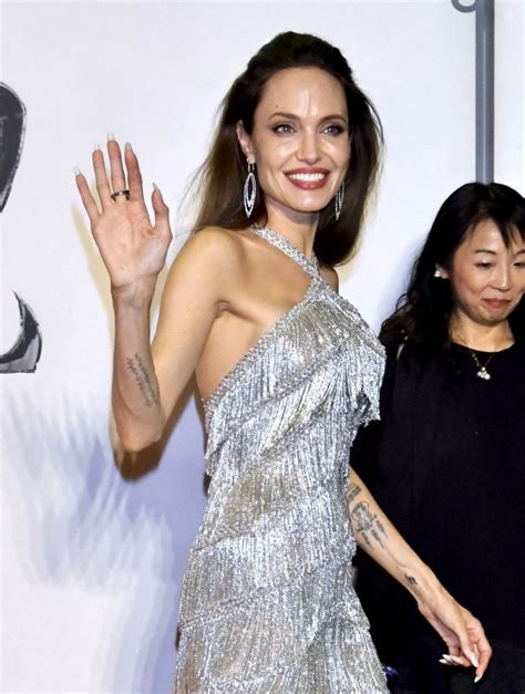 Angelina Jolie Pokazała Dużo Ciała W Efektownej Sukience Z Frędzlami ZdjĘcia Kozaczek