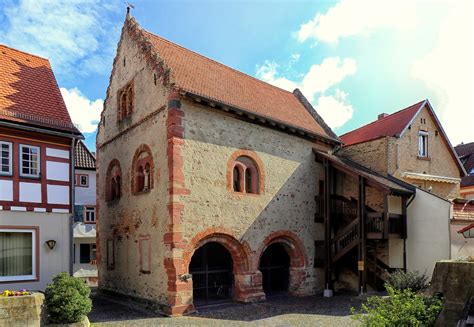 Hier finden sie häuser vieler immobilienportale und durch die einfache & schnelle häusersuche mit intuitiven. Seligenstadt Romanisches Haus von 1186 | Werner Funk | Flickr