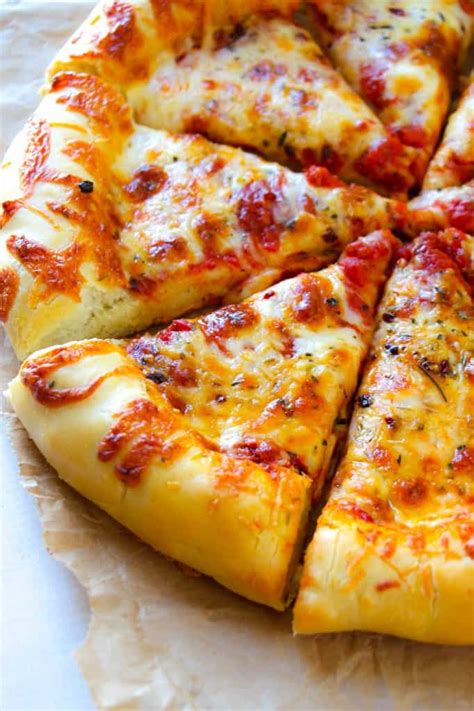 Cheesy Pizza Crust Layers Of Happiness