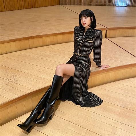 Lisa On Instagram “📸지슝 Sooyaaa” In 2020 Blackpink Fashion