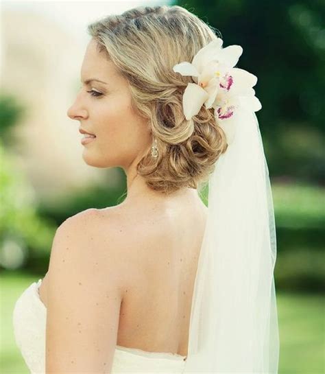 Though beach wedding hairstyles are not much different from normal wedding hairstyles, but there is a little variation. 20 Breezy Beach Wedding Hairstyles