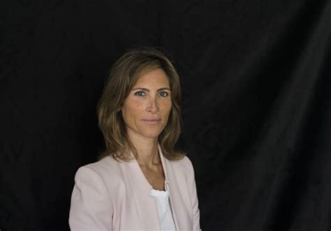 « l'authenticité en 5 leçons », « la confiance en soi : Julia de Funès : « l'entreprise ne doit pas devenir un parc d'attraction » - Business O Féminin