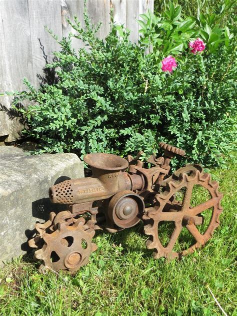 Little Rusty Tractor For The Garden Welded Art Pinterest Metal