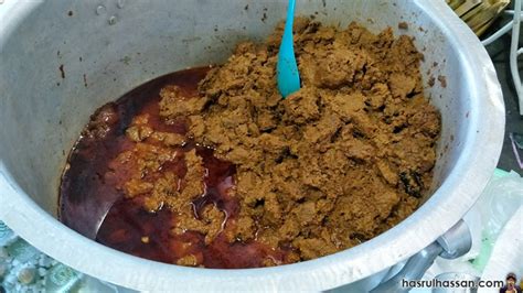 Textur nya yang kering, berwarna gelap dan warna gelap tu. Misi Mencari Putu Piring di Bazar Ramadan Arena Square ...
