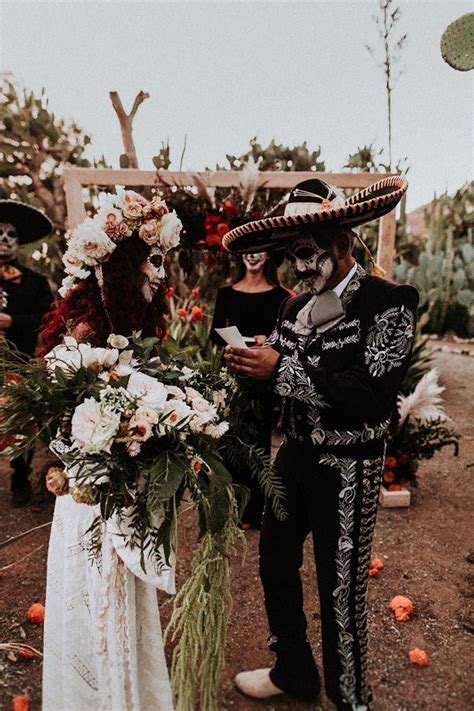 This Dia De Los Muertos Wedding Celebrates Mexican Heritage Junebug