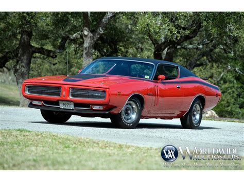 A modern r134 air conditioning compressor and condenser is discreetly packaged under the. 1971 Dodge Charger R/T 440 Six-Pack for Sale | ClassicCars ...