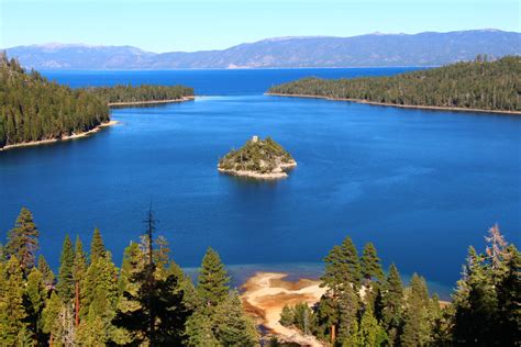 Destination Guide Lake Tahoe