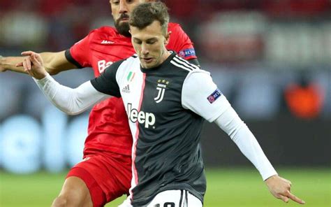Catch the latest udinese and juventus news and find up to date football standings, results, top scorers and previous winners. Probabili formazioni Udinese-Juventus. Bernardeschi sì, ma ...