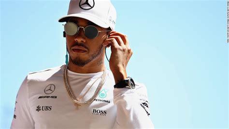 Lewis Hamilton F1 Star Agrees Contract Extension At Mercedes Cnn