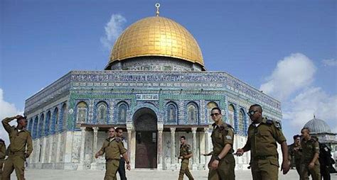 Mosquée al aqsa attaquée les sionistes. UNESCO resolution defines al-Aqsa Mosque as entire complex ...