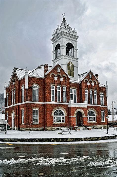 Contractor services & building materials. Historical Courthouse- Blairsville Georgia Photograph by ...