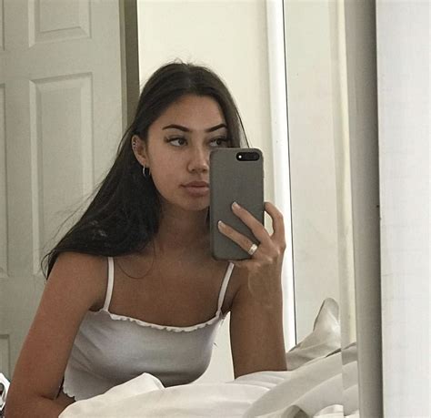 Pin By Em On Insta Selfies Poses Fake Girls Girl