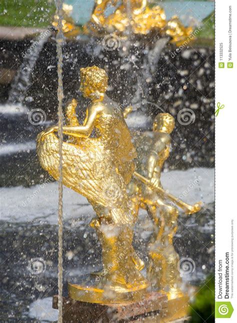 Fountains In The Lower Garden Of Peterhof Editorial Image Image Of Myth Classic