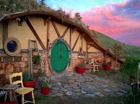 Rent This Hobbit Hole For The Most Magical Northwest Vacation Ever