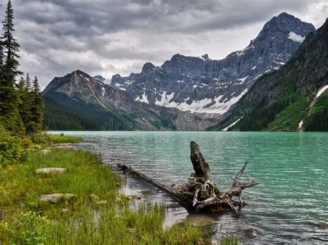 Canada Rugged Mountains Moraine Lake Stock Image Image Of Canada