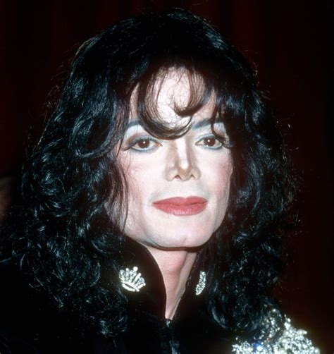 6 Cosmetic Surgeries That Transformed Michael Jackson
