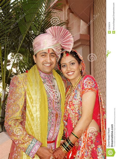 Indisches Verheiratetes Paar Stockbild Bild Von Groom Hinduismus 13790379
