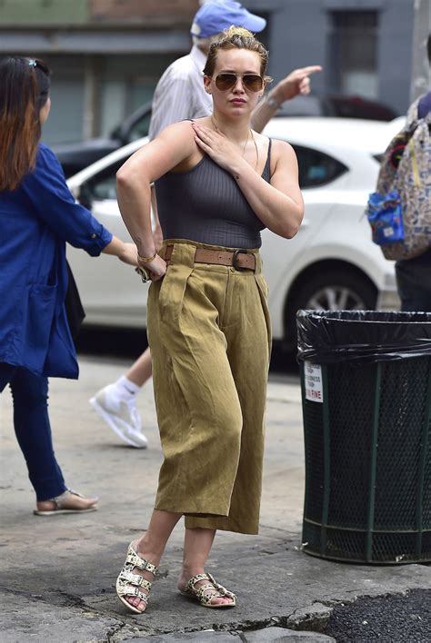 See more ideas about hilary duff style, hilary duff, hilary. Hilary Duff Street Style - Getting Lunch in NYC 7/14/2016