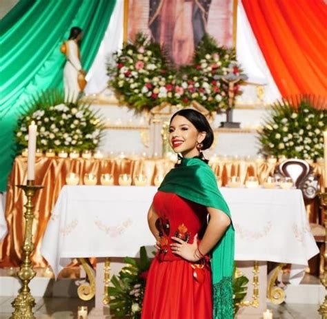Los Vestidos Tradicionales Mexicanos De Ngela Aguilar