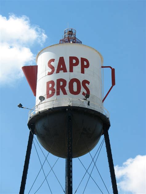 Eccentric Roadside Sapp Happy The Sapp Bros Coffee Pot Water Tower
