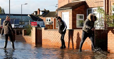 Uk Weather Four Hundred Homes In Doncaster Evacuated After Biblical
