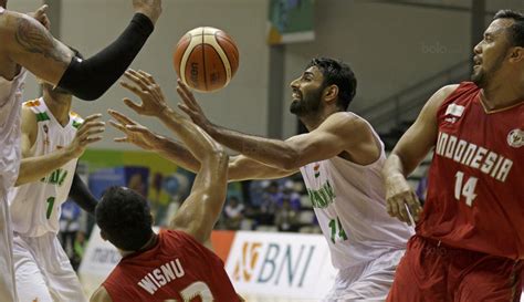 Hal ini tak lepas dari anggapan bahwa basket adalah olahraga yang sangat keren karena mulai dari skill sampai style setiap pemainnya membuat siapa saja dapat terpukau. Sejarah Bola Basket di Dunia dan Indonesia Beserta ...
