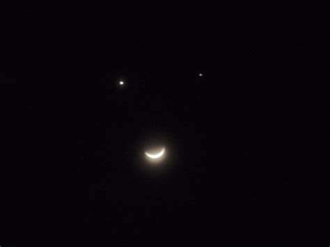 Smiley Face Moon The Conjunction Of Venus Jupiter And Luna