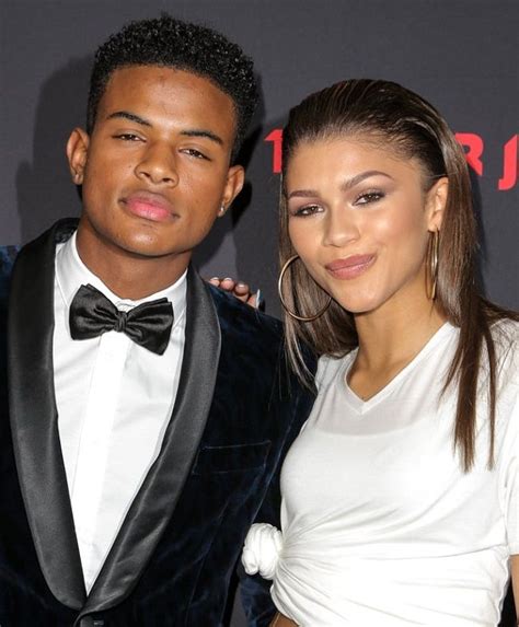 Zendaya is the actress of the moment, after ditching disney for however, zendaya later opened up about having a secret boyfriend for four years in an interview. Zendaya - Bio, Age, Net Worth, Height, Single, Nationality ...