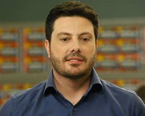 Em uma entrevista inédita, ele fala sobre como é ser um dos. Apresentador se defende de acusações de apologia ao estupro
