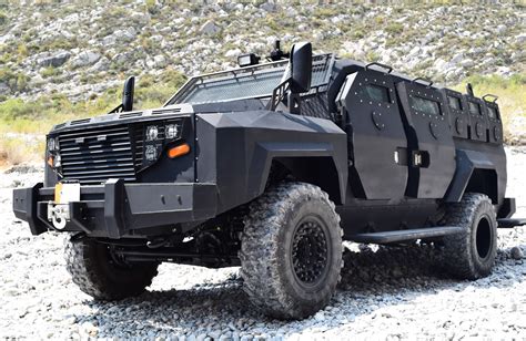 Defensa Y Armas Tps Armoring Revela El Vehículo Blindado Black Mamba Durante Idex 2017
