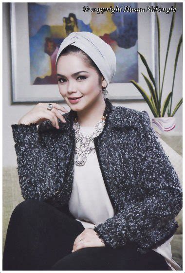 Ca khúc jaga dia untukku do ca sĩ dato siti nurhaliza thể hiện, thuộc thể loại pop.các bạn có thể nghe, download (tải nhạc) bài hát jaga dia untukku mp3, playlist/album, mv/video jaga dia untukku miễn phí tại nhaccuatui.com. Jaga Dia Untukku... Husna SitiAngie: Dato' Siti cover ...