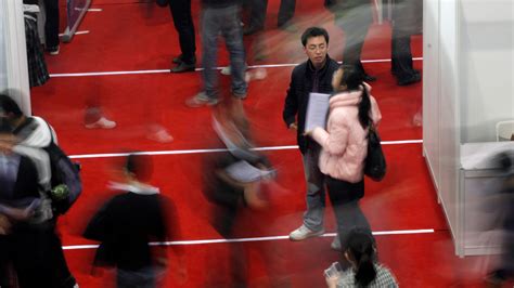 Chinese Students Increasingly Return Home After Studying Abroad — Quartz