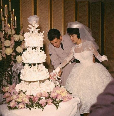 Quaranta abiti da cerimonia ragazza 11 anni abiti eleganti bimba 2 anni abiti cerimonia 60 anni abiti paillettes anni 70 abiti eleganti per festa di 18 anni cartamodelli abiti anni 70 abiti degli anni 70 abiti rock anni 60 gianni versace abiti anni 80 abiti donna anni a sirena abiti sposa anni trenta. Abiti Da Sposa Anni 60/70 - Anni 60 70 80 90 Anni 60 Moda ...