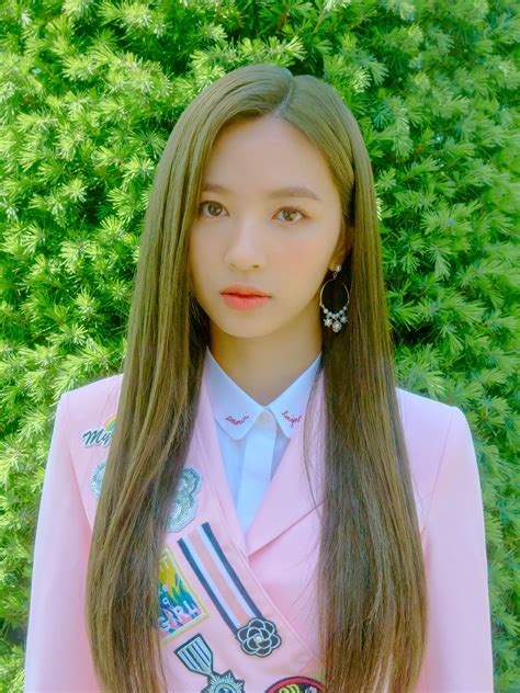 Discover its members ranked by popularity, see when it formed, view trivia. Cherry Bullet - Love Adventure Concept Photos - K-Pop ...