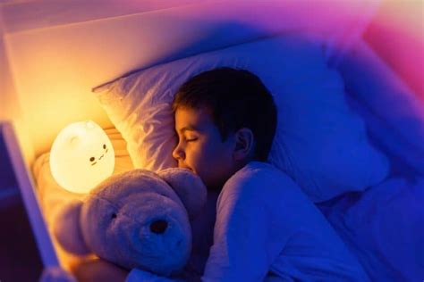 ¿es Bueno Que Dejemos A Los Niños Dormir Con La Luz Encendida Criar
