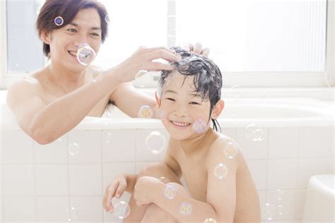 浴育一緒にお風呂にはいれるのは何歳まで 充実した親子コミュニケーションの取り方とは 東京ガス ウチコト
