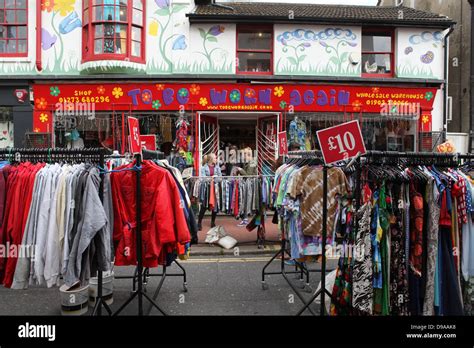 Second-hand clothes shop in North Lanes, Brighton Stock Photo - Alamy