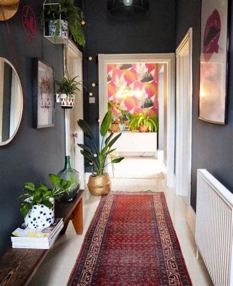 38 Home Full Of Stunning Art And Cosy Corners 5 In 2020 Hallway