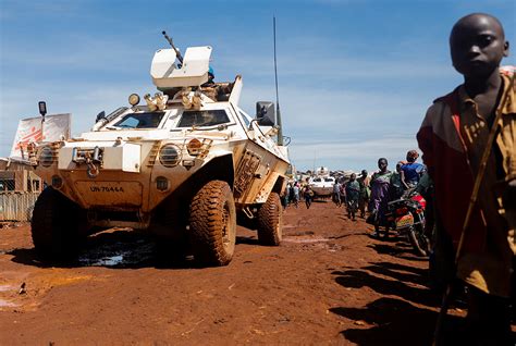 Enquanto As Forças De Manutenção Da Paz Da Onu Enfrentam Resistência