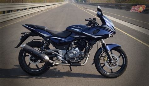 Bajaj pulsar 220f also gets updates in form of new colour upgrades and some revisions. 2017 Bajaj Pulsar 220F Price, Features, Variants, Specs