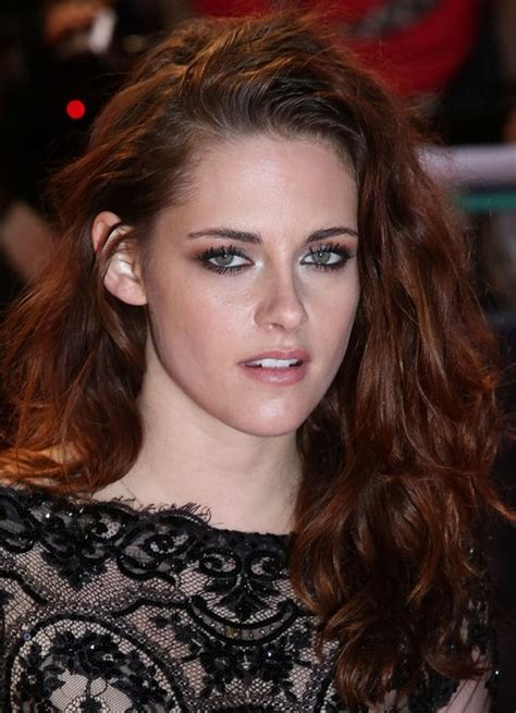 We have some cool new images from the upcoming on the road movie, which is set to open this kristen stewart ~ on the road. Kristen Stewart Hairstyles | Hairstylo