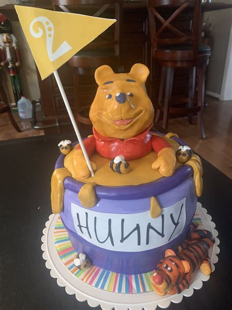 Winnie The Pooh Honey Pot Cake Pot Cakes Cake Amazing Cakes