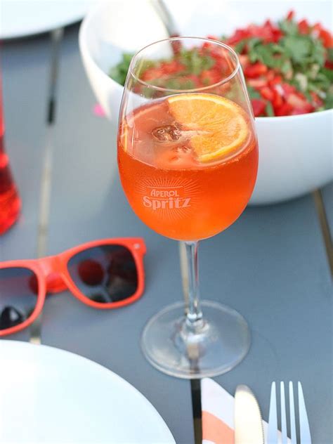 Rezept zum wochenende aperol spritz mit orangen- aperol -sorbet