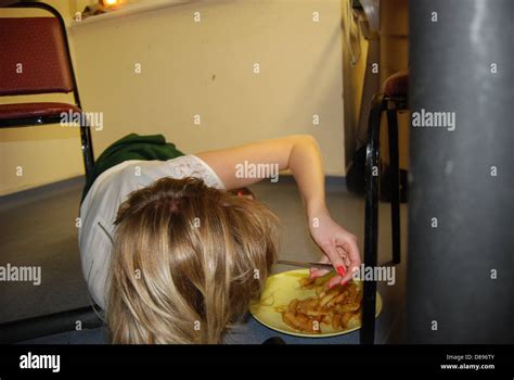 Lustig Betrunken Mädchen Fotos Und Bildmaterial In Hoher Auflösung Alamy