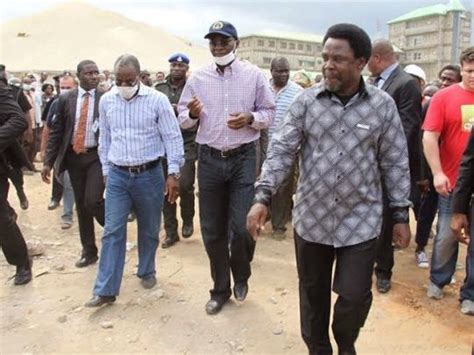 Death of temitope balogun joshua popularly known as prophet tb joshua shake nigeria di tori land sunday 6 june, 2021. Fashola Visits Collapsed TB Joshua's Church; Dead Bodies ...